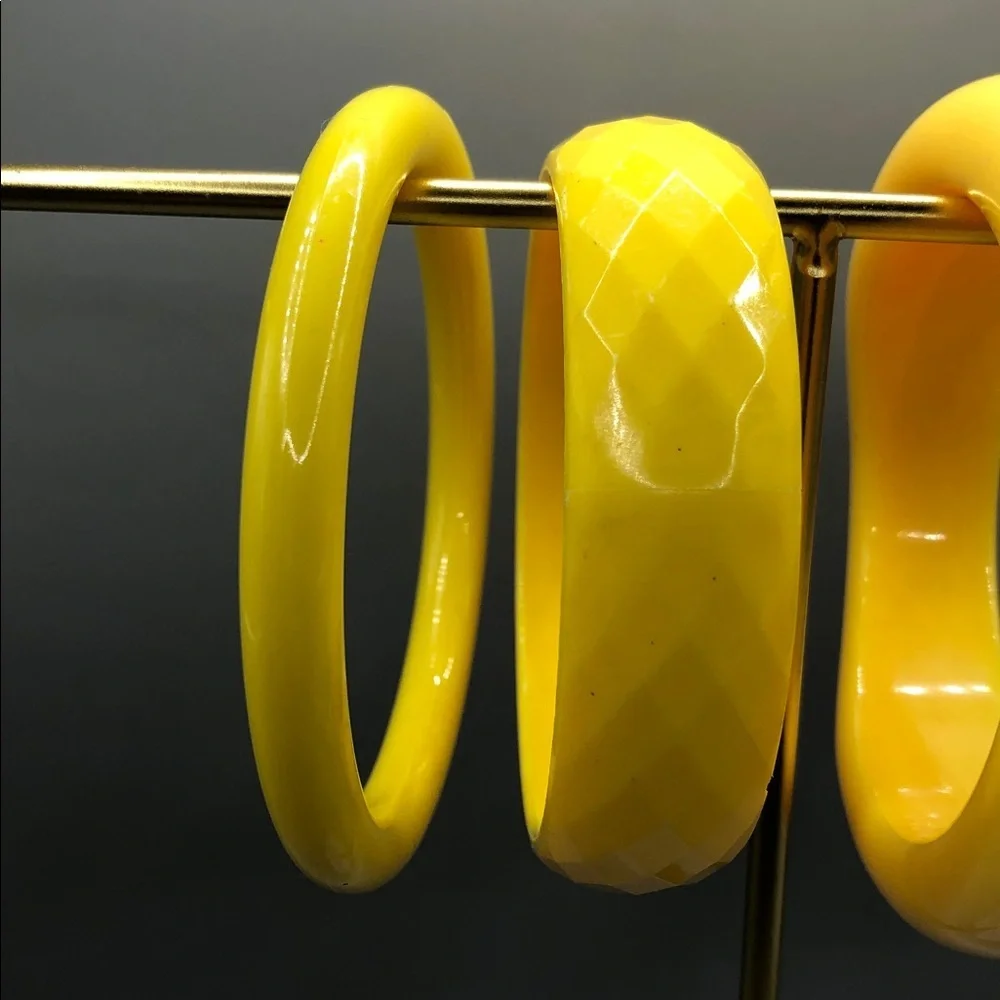 Bundle lot 4 yellow vintage acrylic resin 90's bangle bracelets stack layer